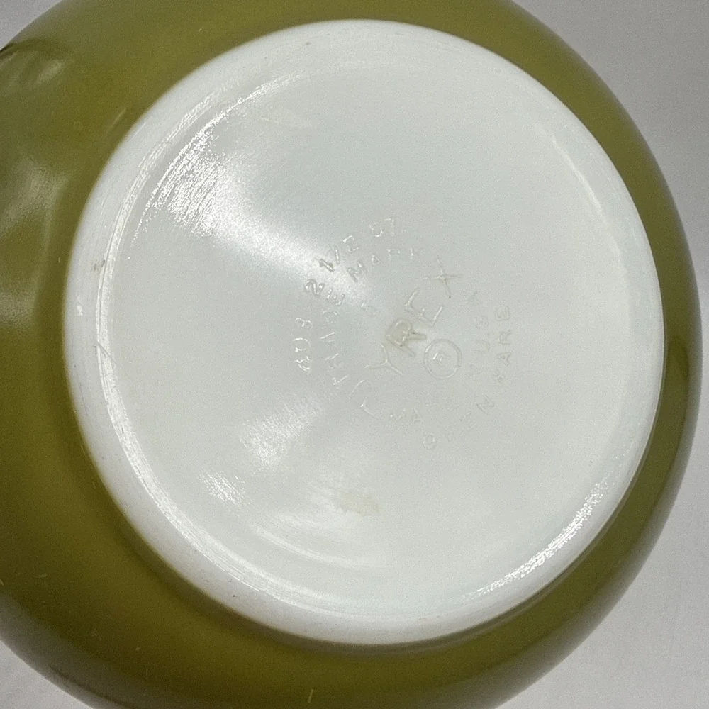 Vintage Pyrex Avocado Green 403 Mixing Bowl 2.5 QT